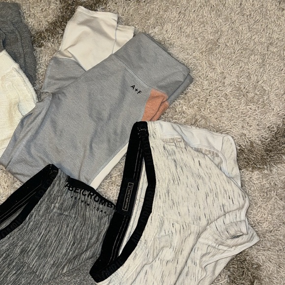 A&f bundle 7 shorts 1 leggings small - Picture 5 of 5